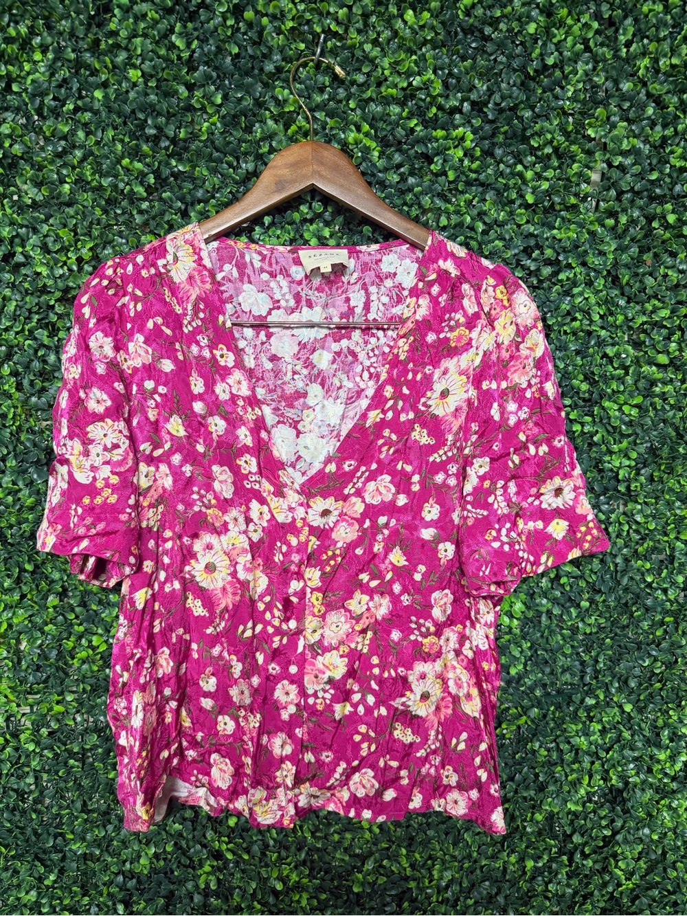 Sezane Top size 44 Women’s Fuchsia Floral Button-Front Top